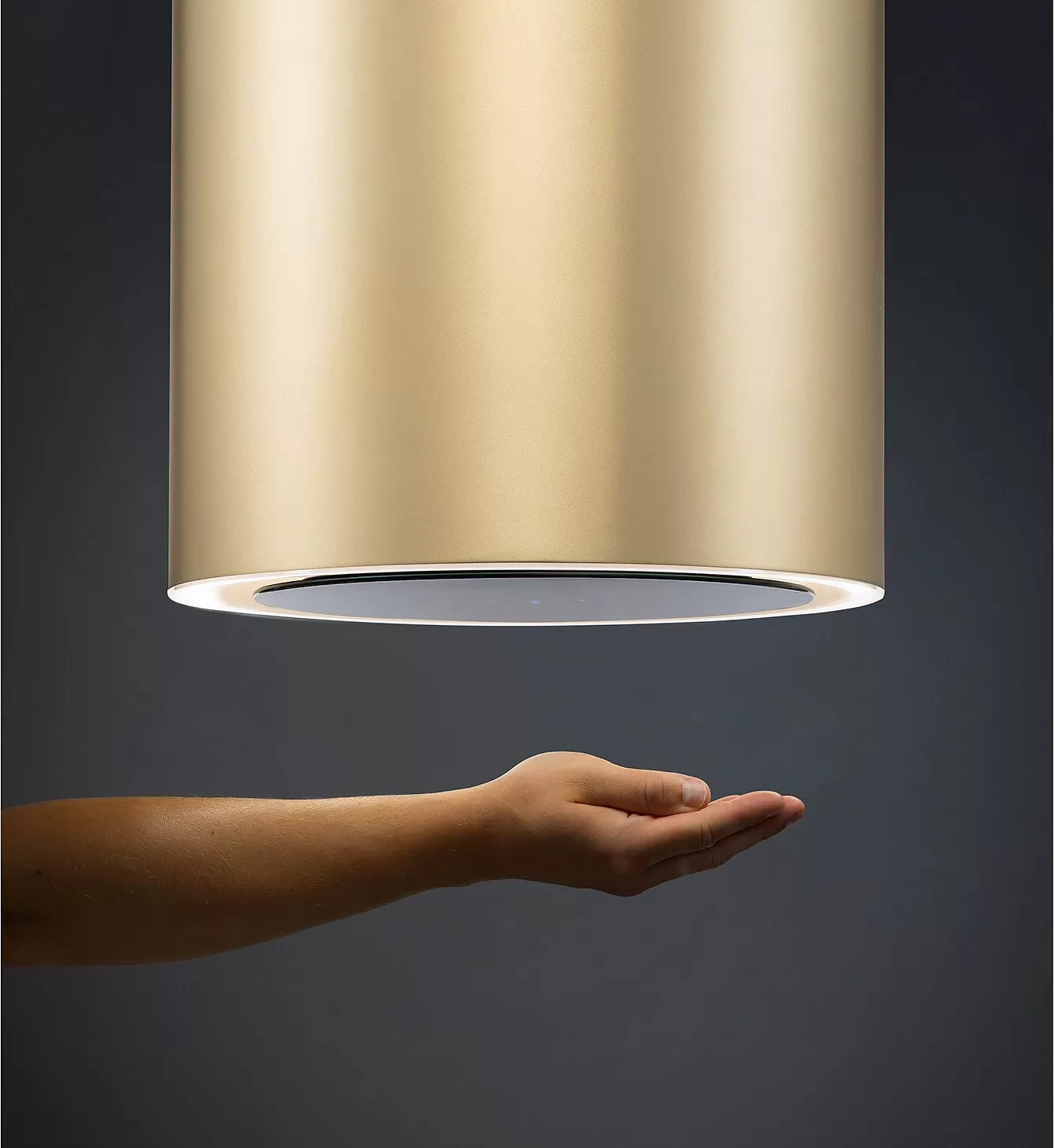 cylinderformad-frihangande-koksflakt-monarc-guld-massing